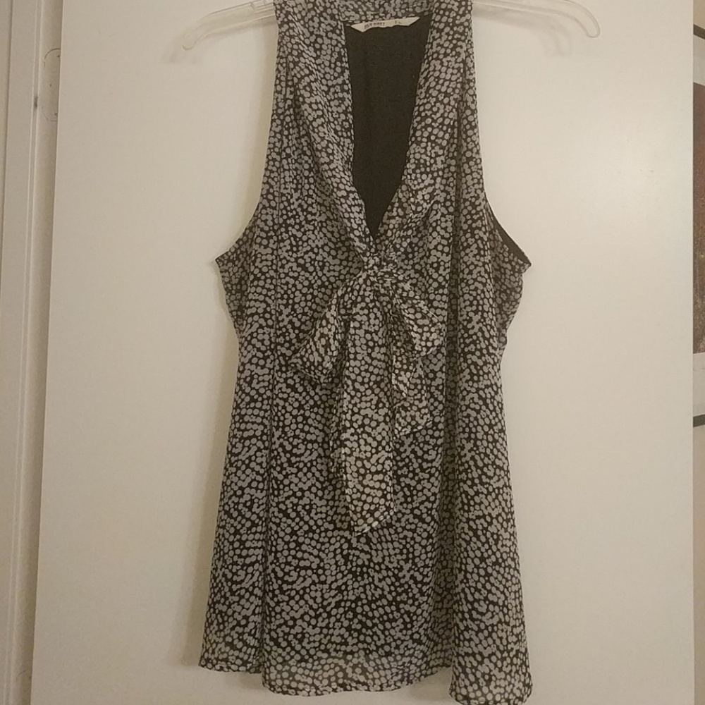 Old Navy black and white tie front top